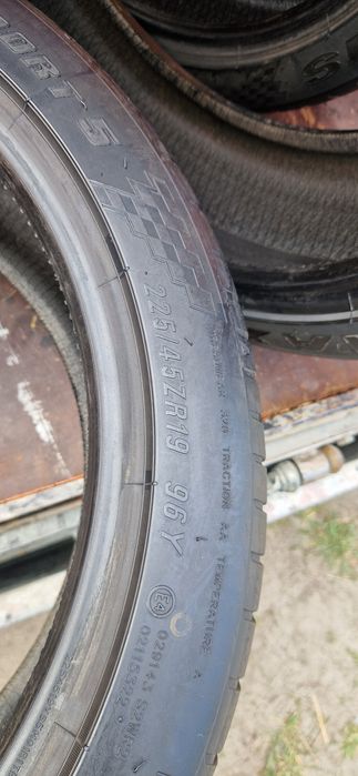 Set 4 Anvelope Maxiz 225 45 R19 de vara . Dot 2021