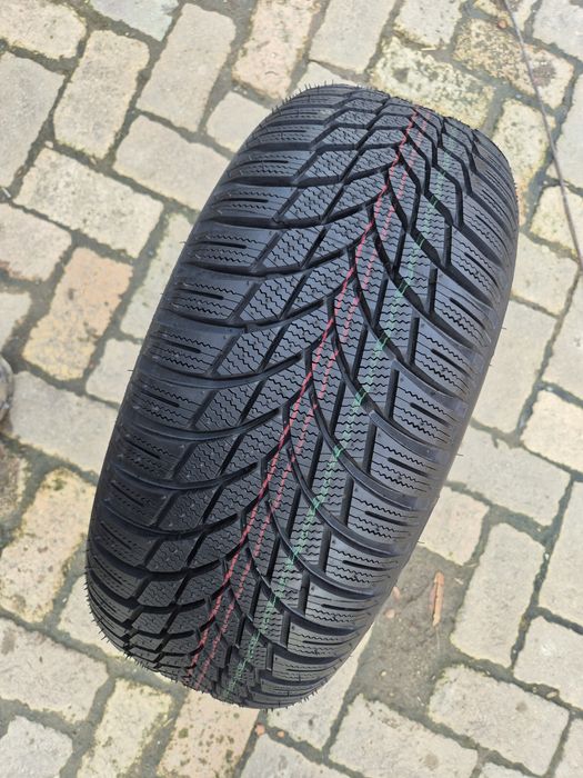 O bucată 225/215 55 R16 M+S iarnă - una Bridgestone Lassa Pirelli