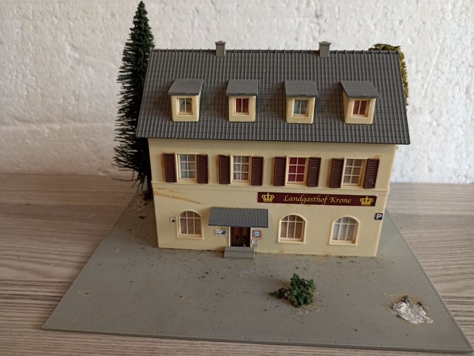Diorama hotel piko scara 1:87 trenulet electric H0