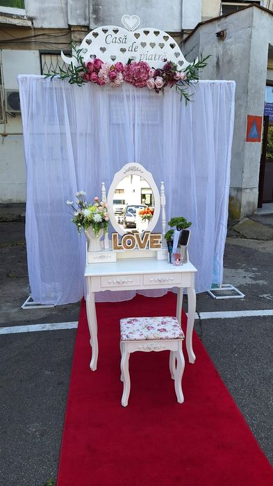 Decor si porumbei la evenimentul dv