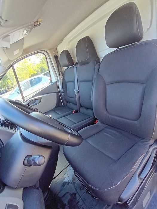 Vand sau schimb Nissan NV 300 an 2018 autoutilitara 3locuri