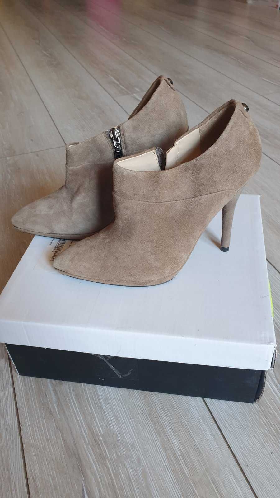 Нови обувки GUESS 36 номер, дамски