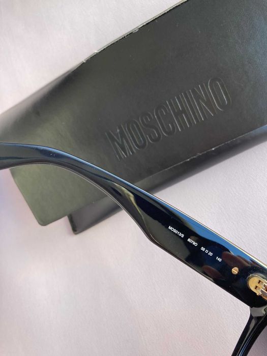 Ochelari de soare Moschino