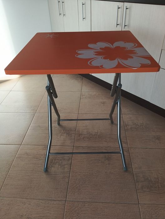 Маса ,сгъваема,трапезна