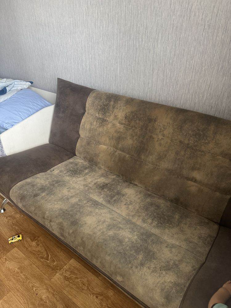 Продам диван с креслами