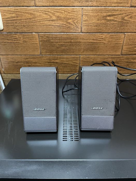 Boxe active Bose din aluminiu