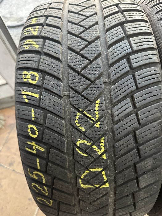 225/40/18-VREDESTEIN