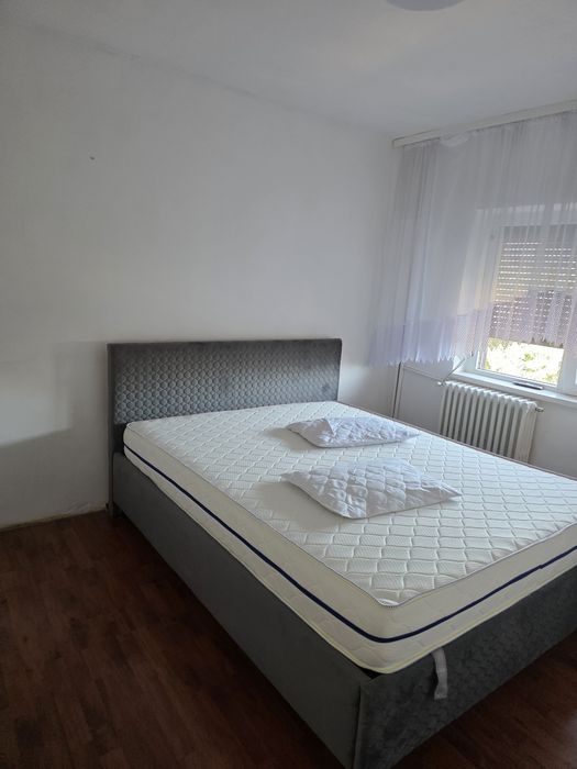 Închiriez apartament
