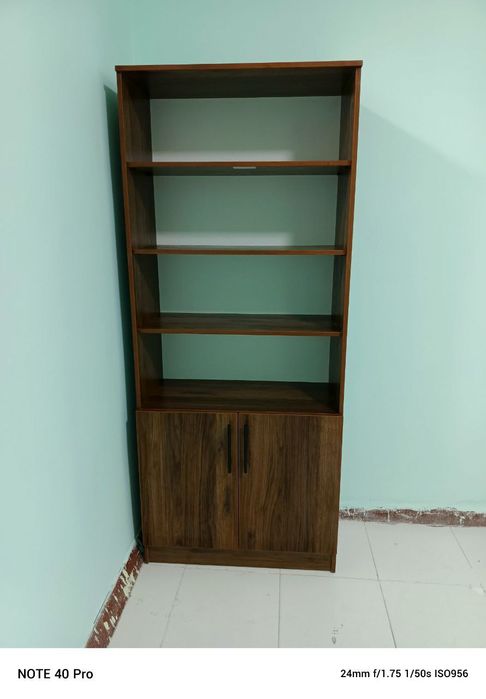 Ofis stoli va shkaf sotiladi