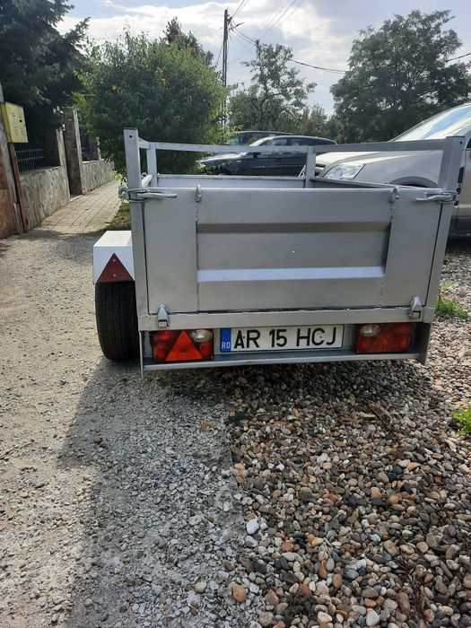 Vând remorcă , 750 kg ,înmatriculată