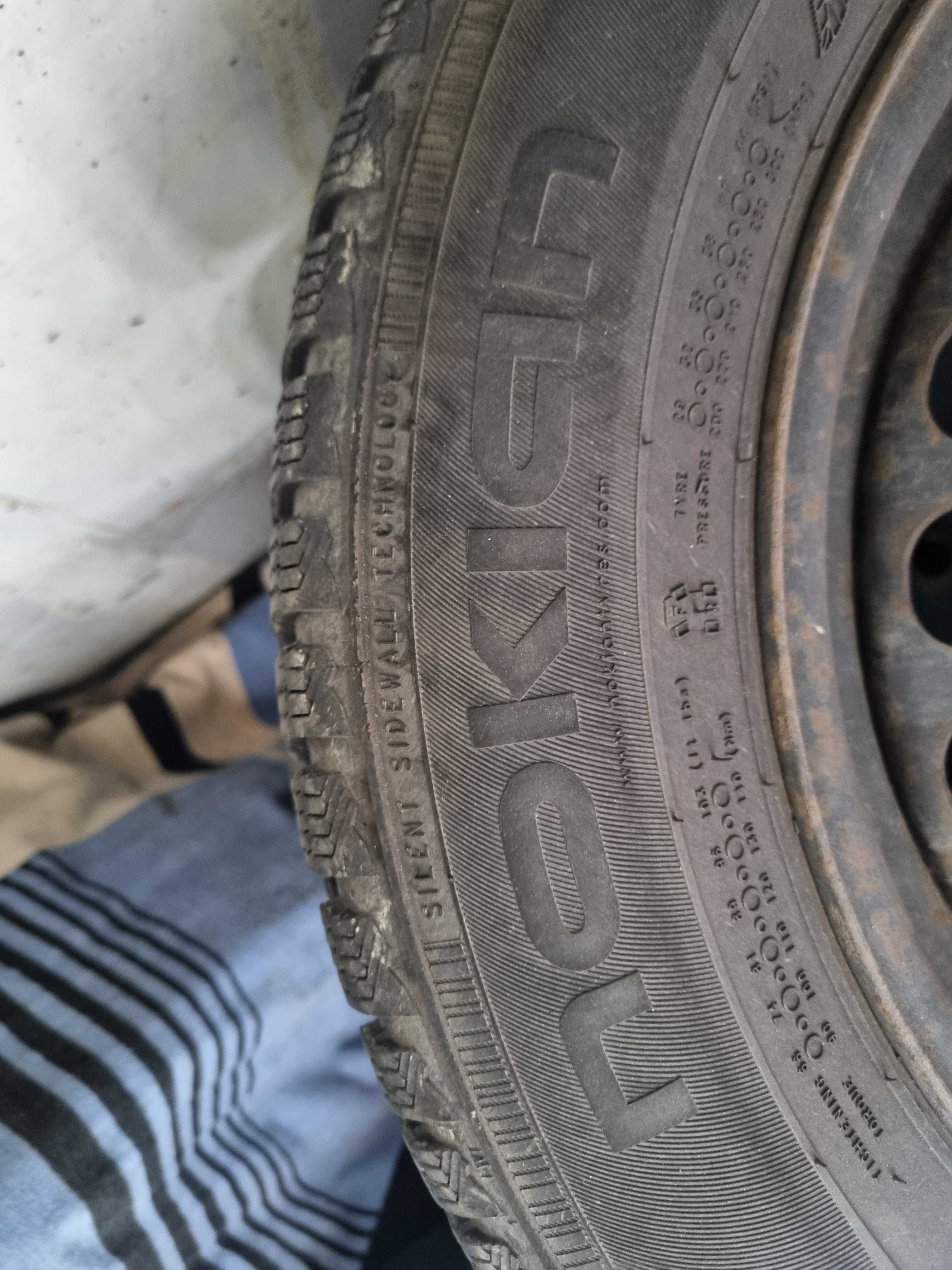 Jante Golf 5 cu cauciucuri Nokian M+S R15