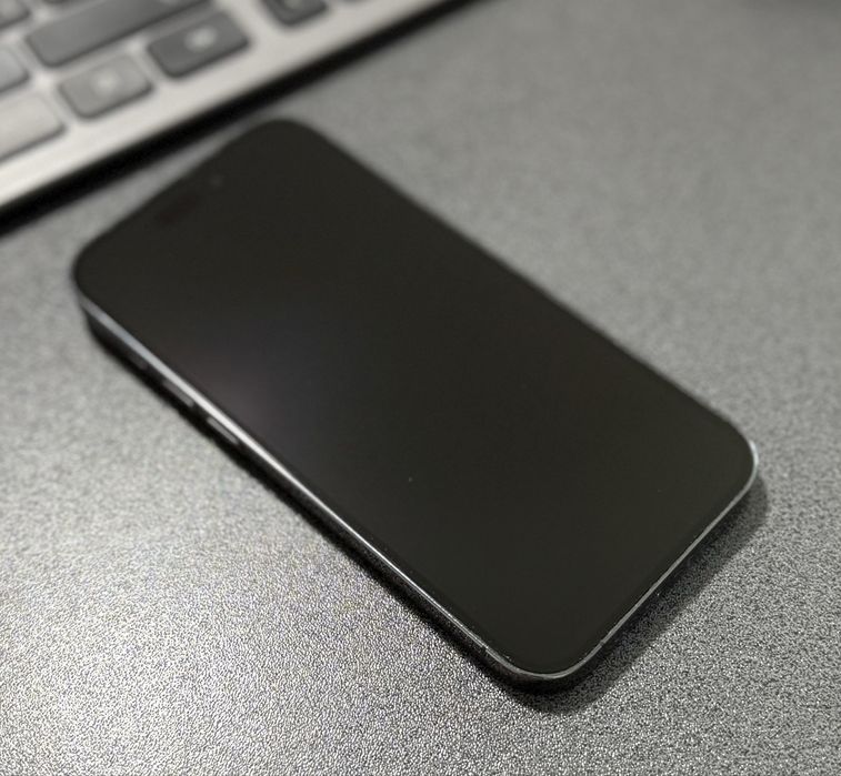 Vând iPhone 14 Pro - mov