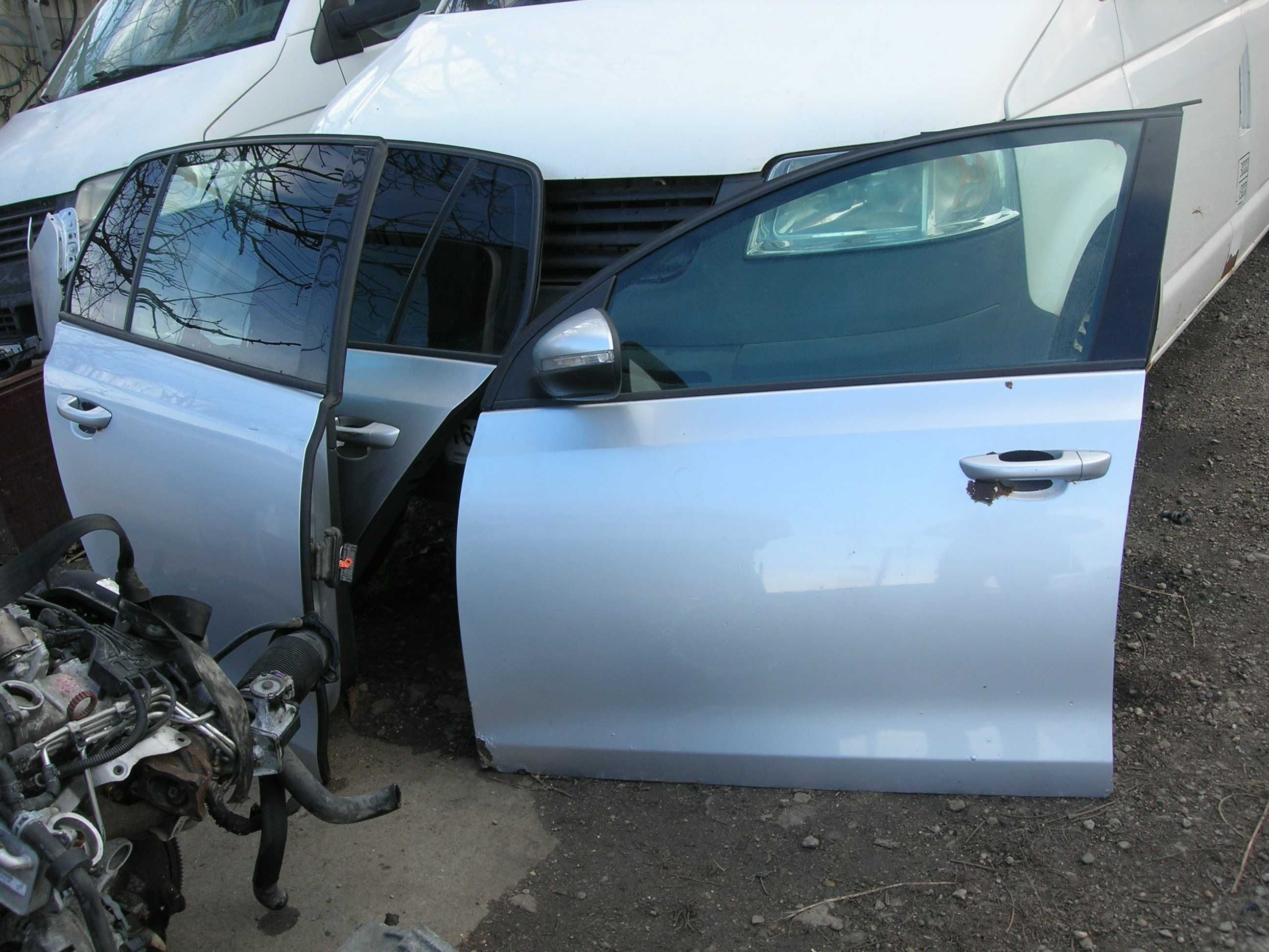 Usi stanga-dreapta VW Golf 6  cod vopsea LA7T