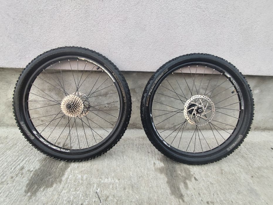 Roti pe 26 cu tot cu camera