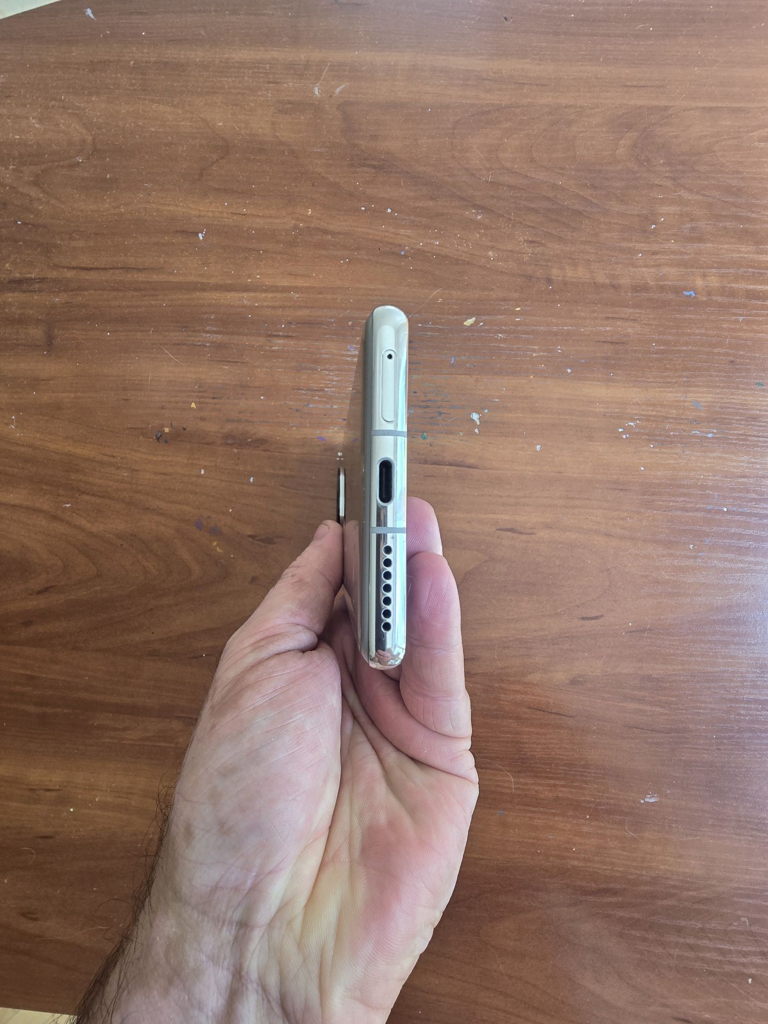 Продавам Huawei mate 40 pro