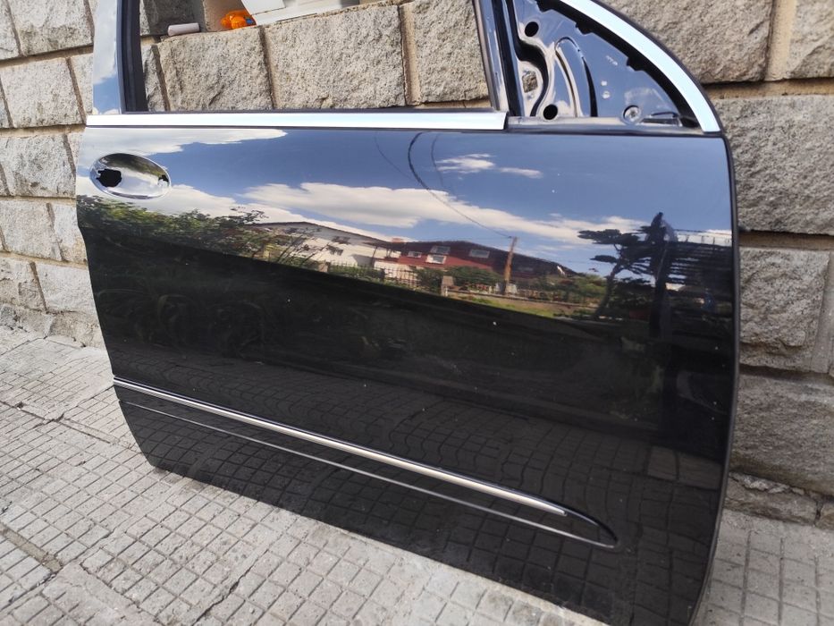 Предна дясна врата Mercedes R class W251 Long