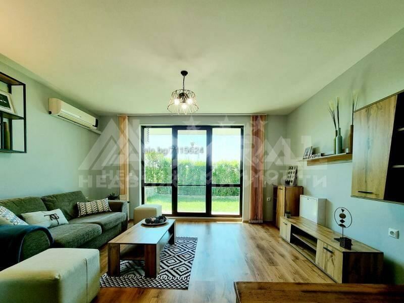 Продава се Къща в с. Кошарица, Област Бургас - 90 кв.м за 889 €/кв.м - Снимка #2