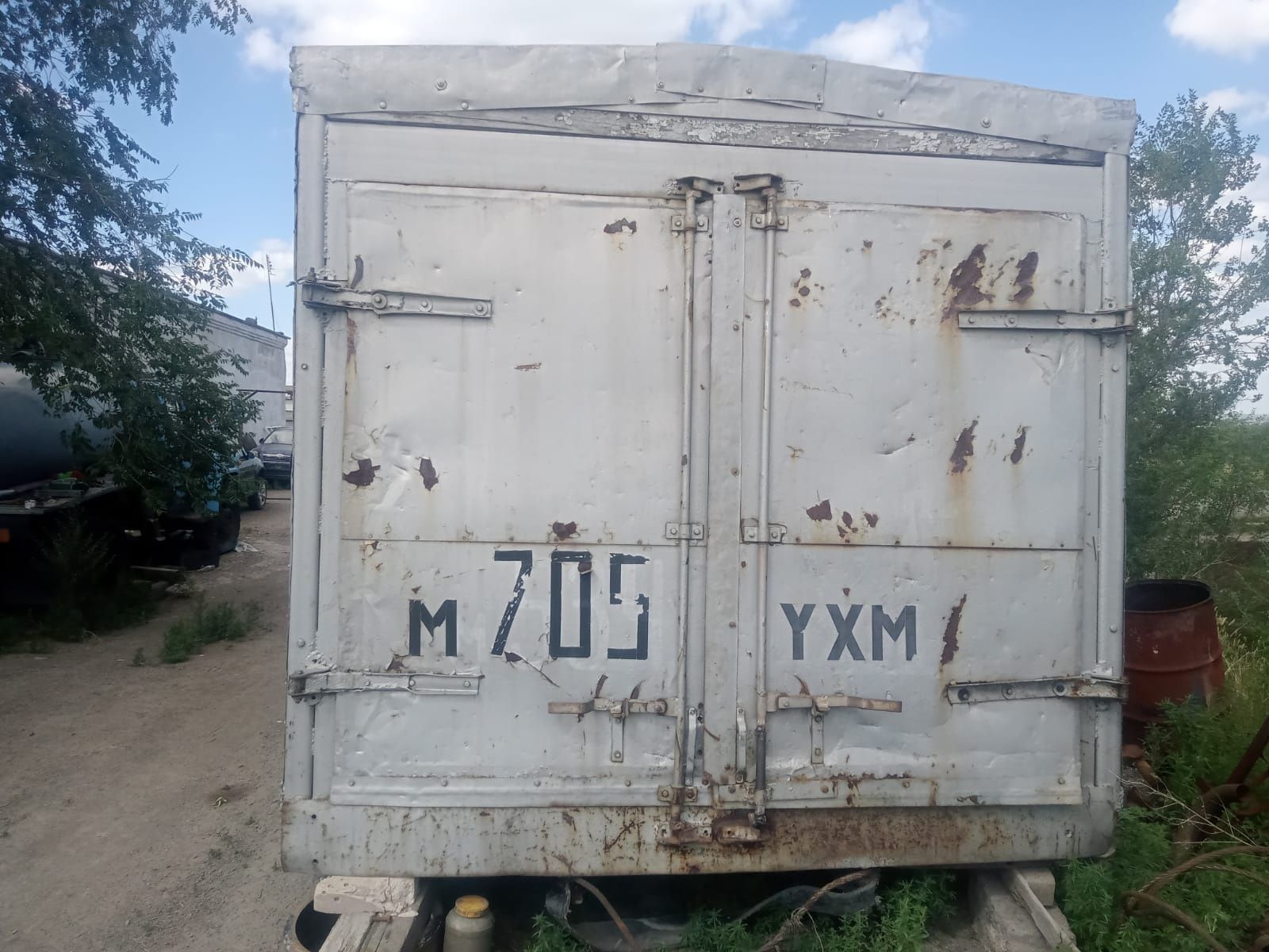 Будка автомобиля Зил