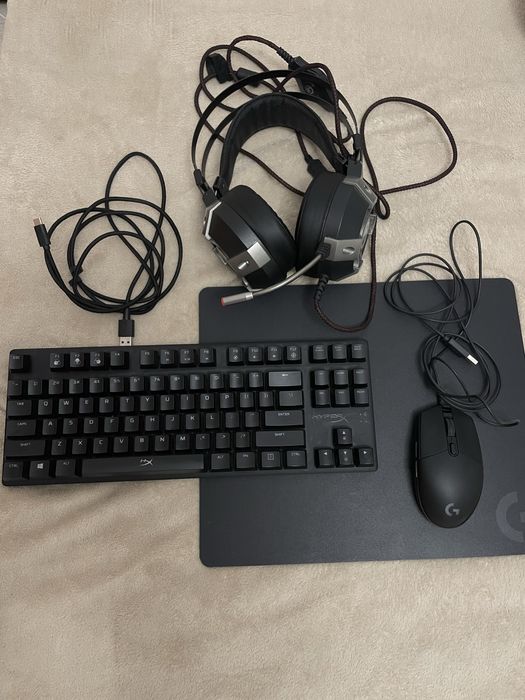 Kit Tastatura + Mouse + Casti + Mousepad GAMING