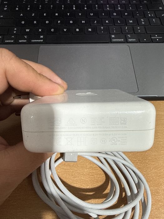 Incarcator Macbook MagSafe3 140W