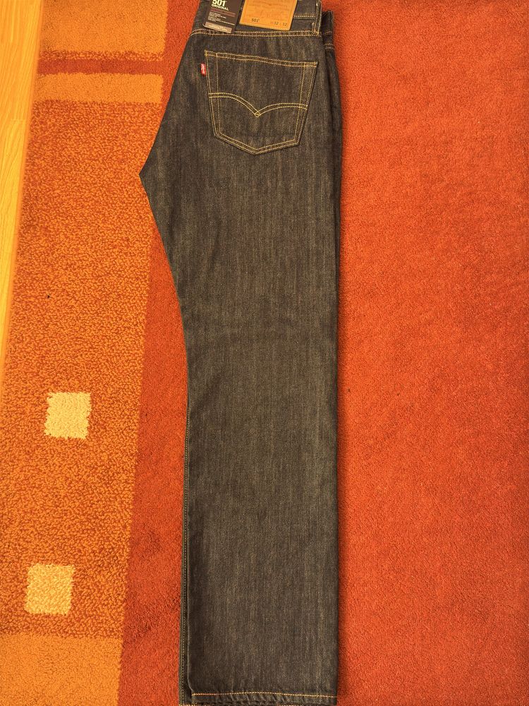 Vand blugi levis noi autentici model orignal 501