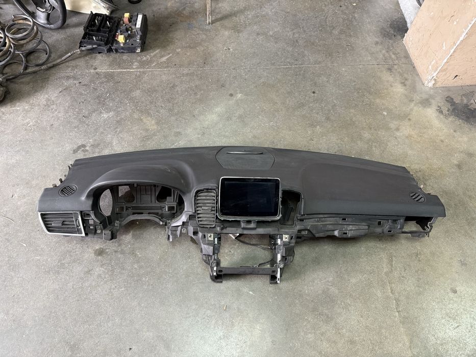 Табло за Mercedes gle w166 (GLE W166)