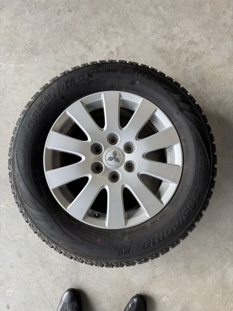 Джанти 18 със зимни гуми 265/60r18 за mitsubishi pajero