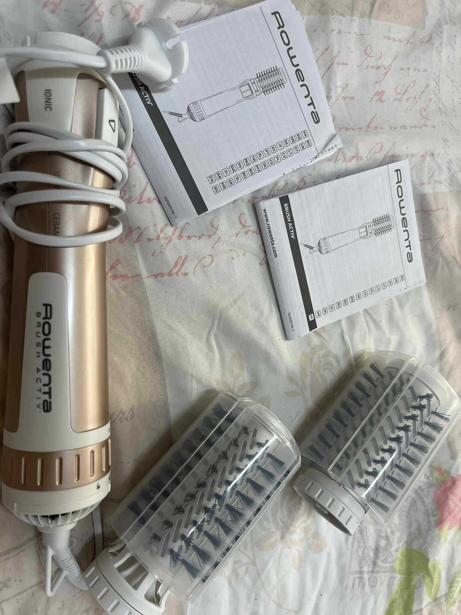 Продаввам професионална четка за къдрици.