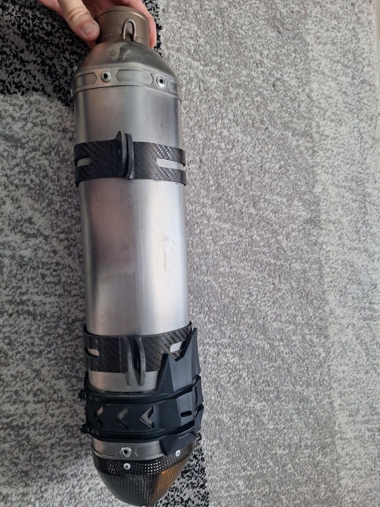 Vând evacuare Akrapovic pentru Aprilia SXV