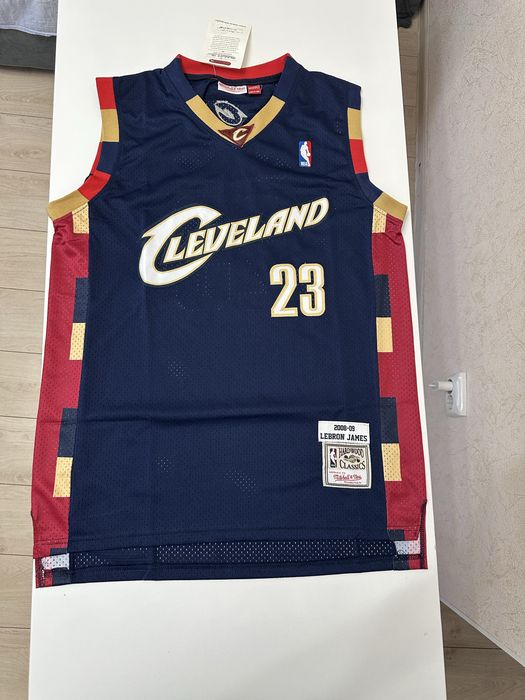 Джерси Леброна Джеймса (LeBron James)