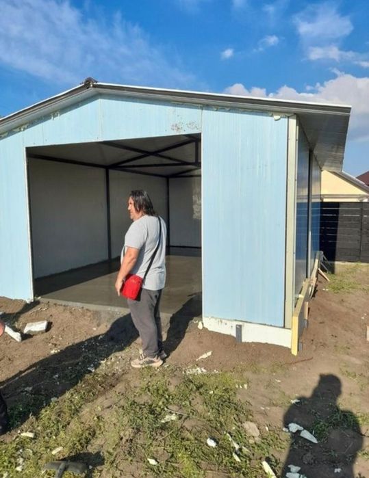 Garaje metalice din panouri sandwich