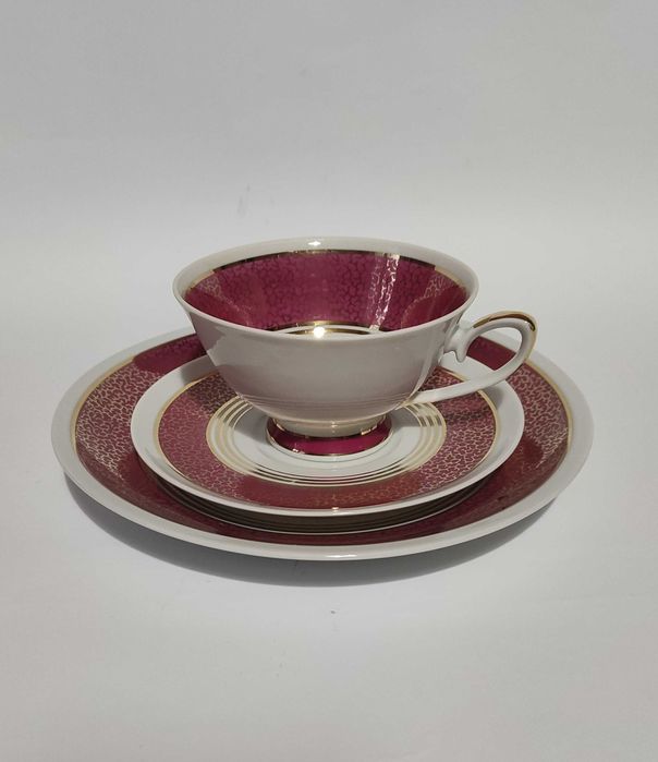 Един прекрасен троен сет за чай/дълго кафе от фин порцелан