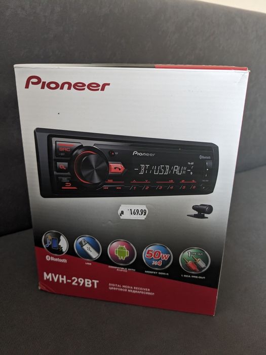 Чисто нов Pioneer media receiver за кола