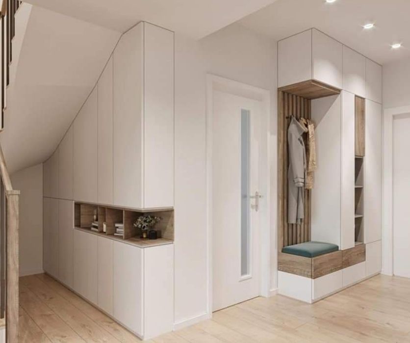 Mobila la comanda / bucatarie / dressing / hol etc