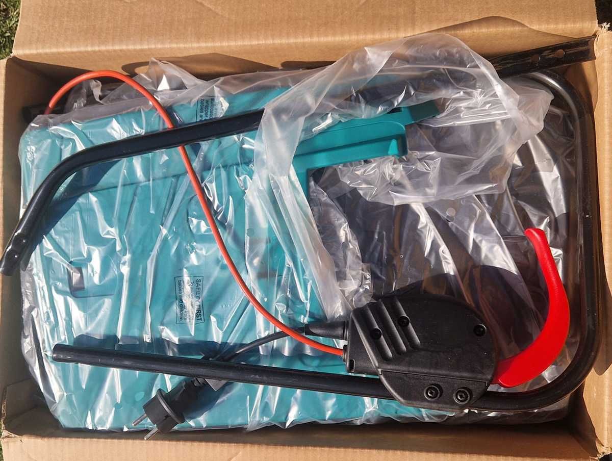 Masina de tuns iarba electrica Bosch ARM 3200 - 1200 W - NEFOLOSITA
