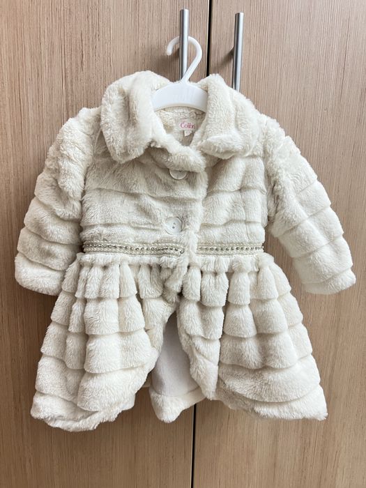 Bundita/palton moale si pufos, elegant, merge ca marime pt 4-10 luni