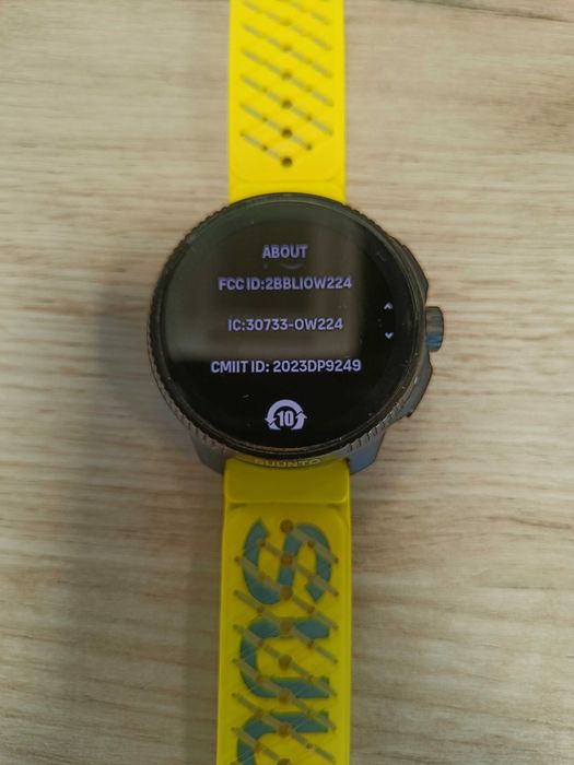 Suunto Race Athletic Edition – smartwatch sport, 2 curele, folie ecran