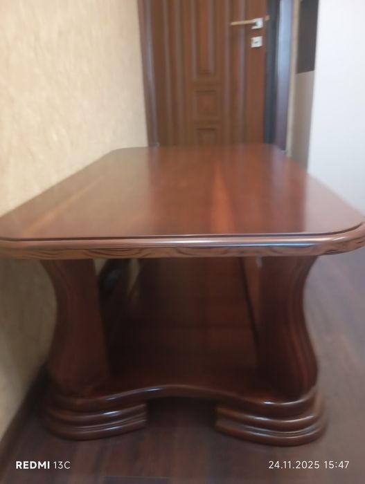 Журнальный столик.