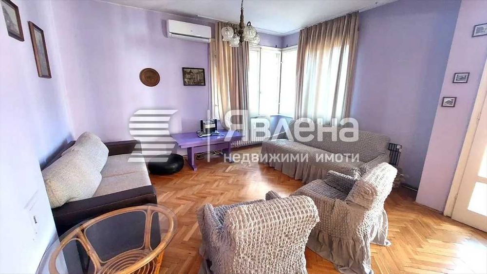 Дава се под наем Двустаен апартамент в София, Център - 103 кв.м за 638.01 € - Снимка #2