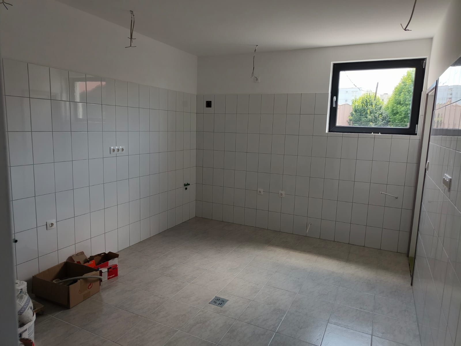 Renovari, amenajari interioare, instalatii electrice
