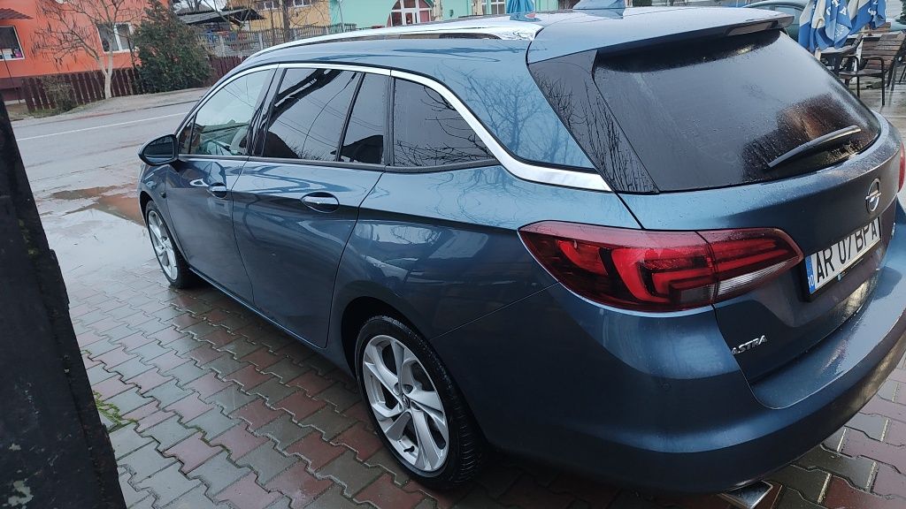 Vând Opel Astra k sports tourer