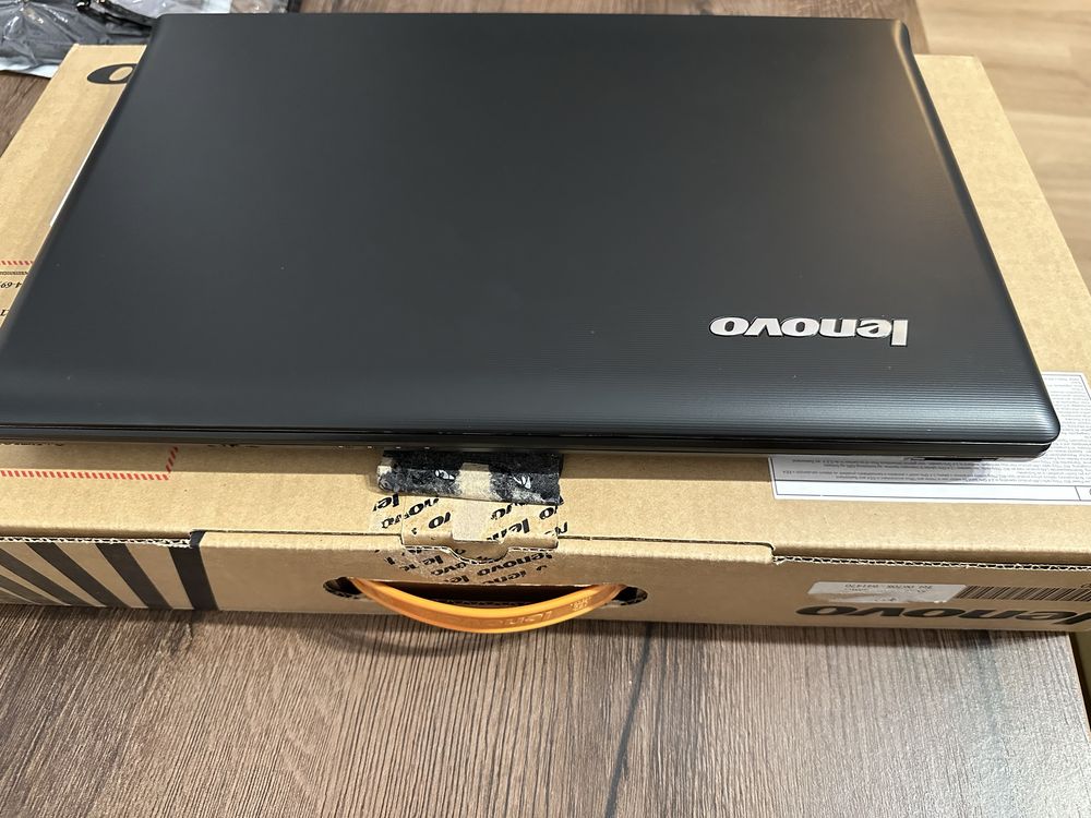Vand Laptop Lenovo G575 Nou