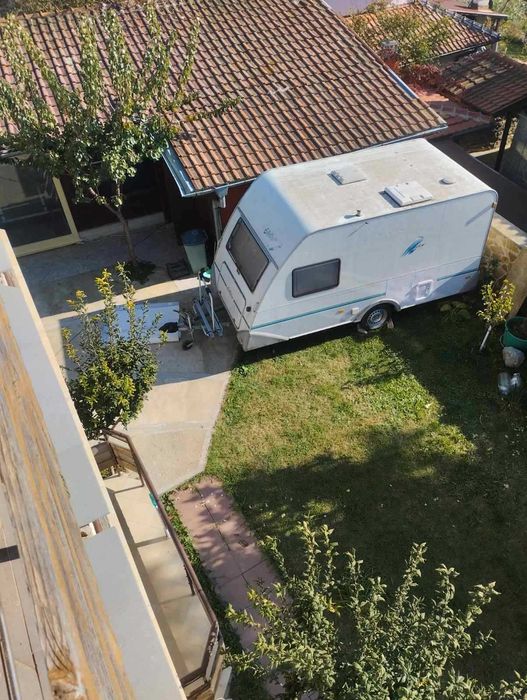 Каравана Knaus Eifelland 395 + форселт + втори покрив