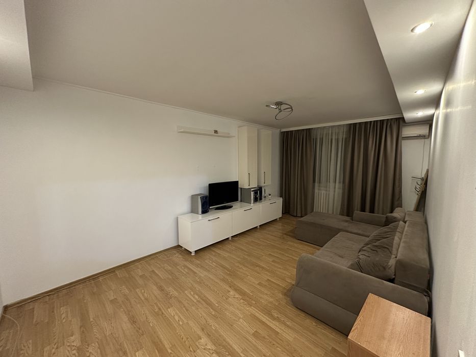 Inchiriere apartament 3 camere Piata Delfinului