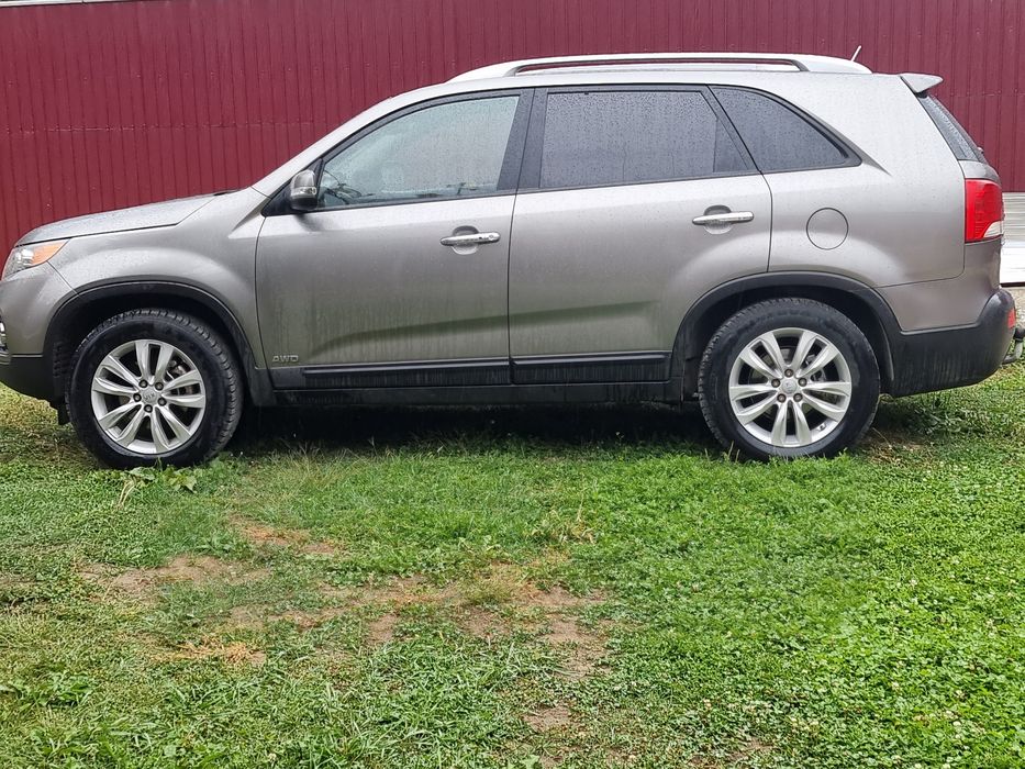 Vând Kia sorento