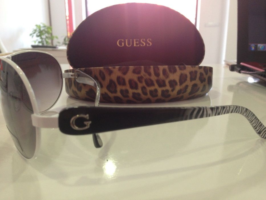 Нови оригинални очила на Guess