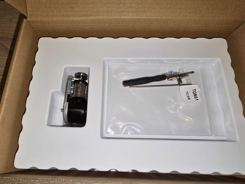 Puzzle 3D din lemn Roata Ferris tip cutie muzicala, 232 piese - NOU