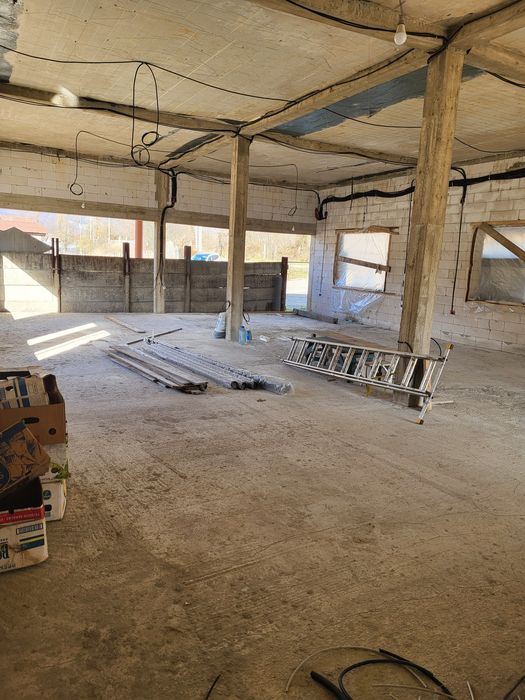 Clădire de închiriat pe termen lung în Petroșani