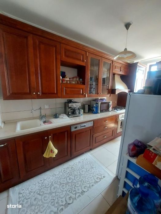 Apartament -5 camere -decomandat-Zona Colentina-Fundeni