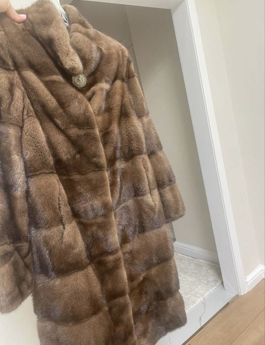 Шуба сатылады, багасы келісім бойынша.